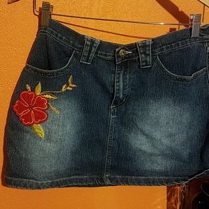 7 for 40 Diva blue jeans skirt